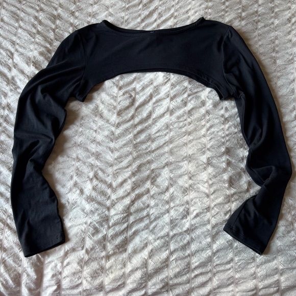 Windsor Tops - Black Long Sleeve Crop Top